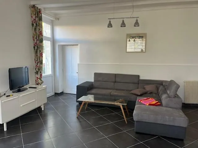 Apartment Le Chai De Montaigne